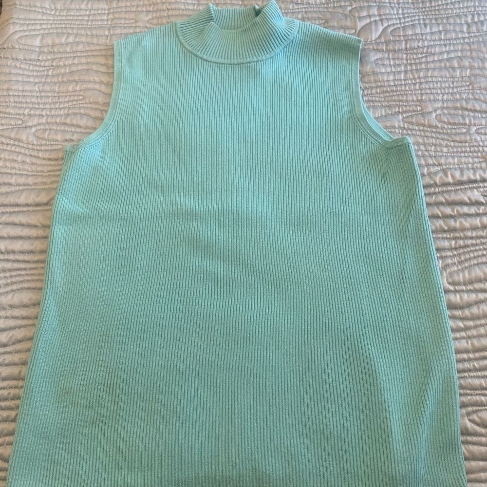 Preswick & Moore Women sleeveless sweater